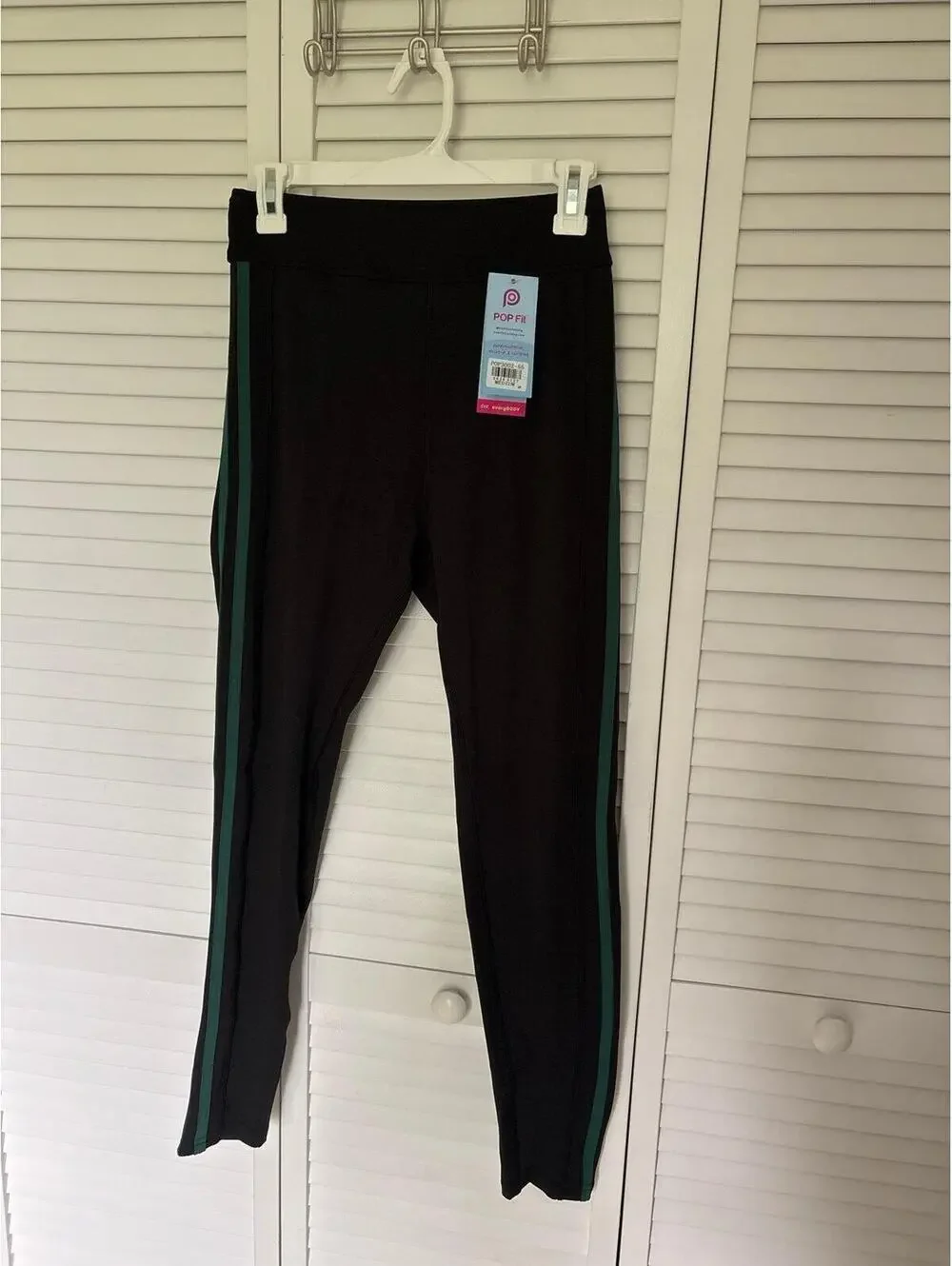 POP Fit Leggings with green side stripes Size Medium